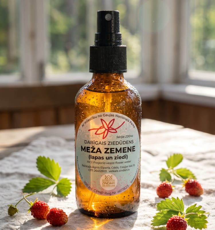 Meža zemeņu hidrolāts (ziedūdens)